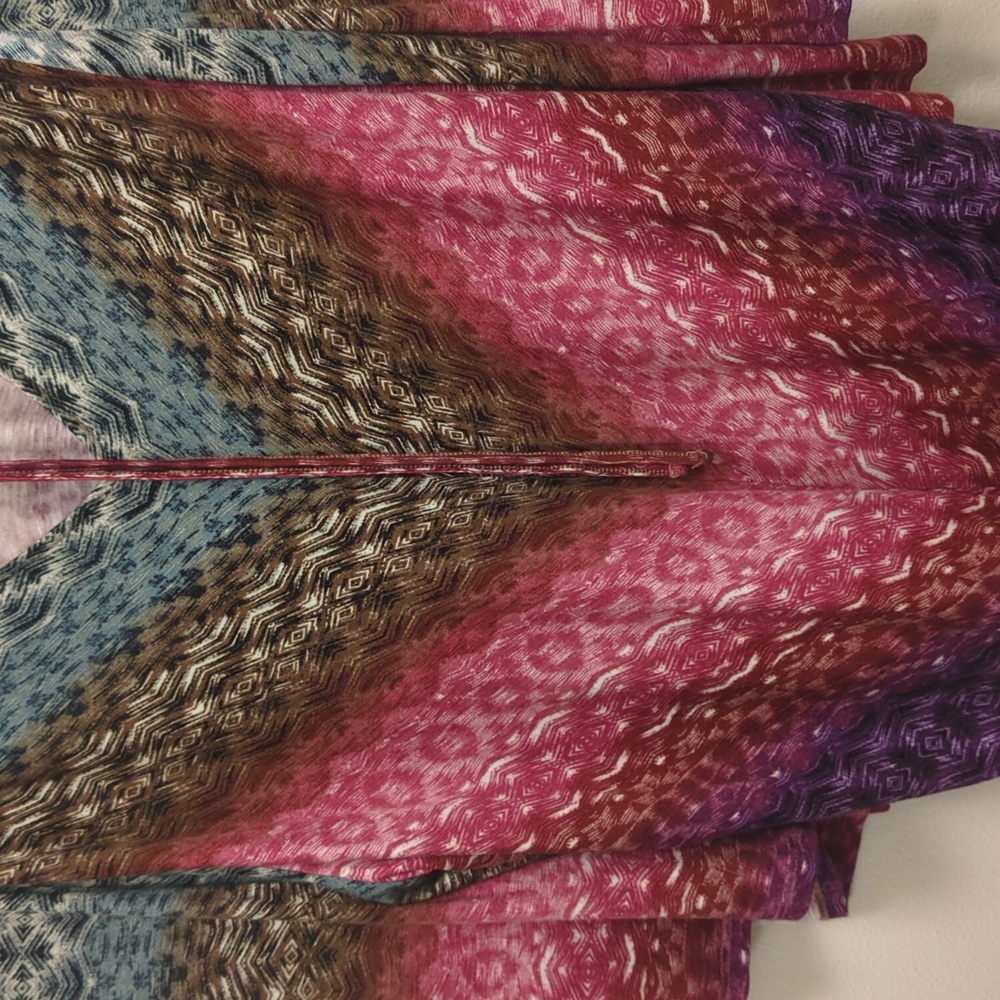 Stylish Democracy Plus Size Top - Stunning Asymmetric Multicolor Chevron Design - Picture 4 of 14